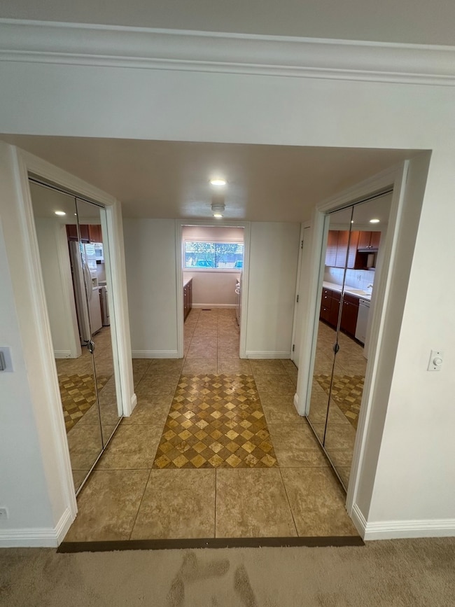 1721 Northfield Square unit B, Northfield, IL 60093 - photo 2