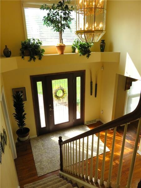 Light-filled Entry!