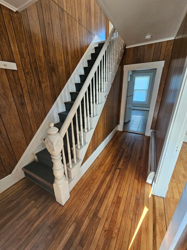 119a Franklin St, Franklin, NH 03235 - photo 3