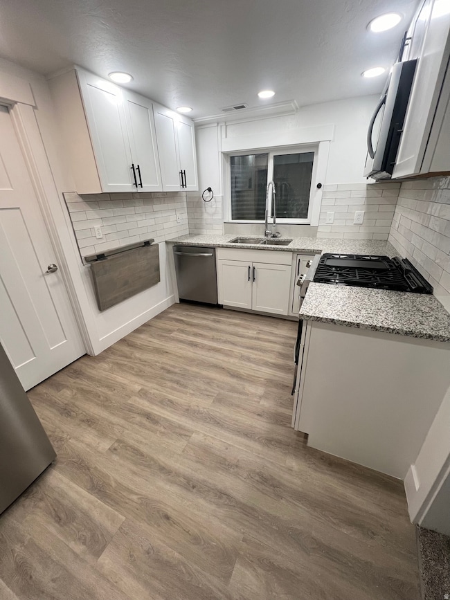 1872 Cresthill Dr unit B, Holladay, UT 84117 - photo 2