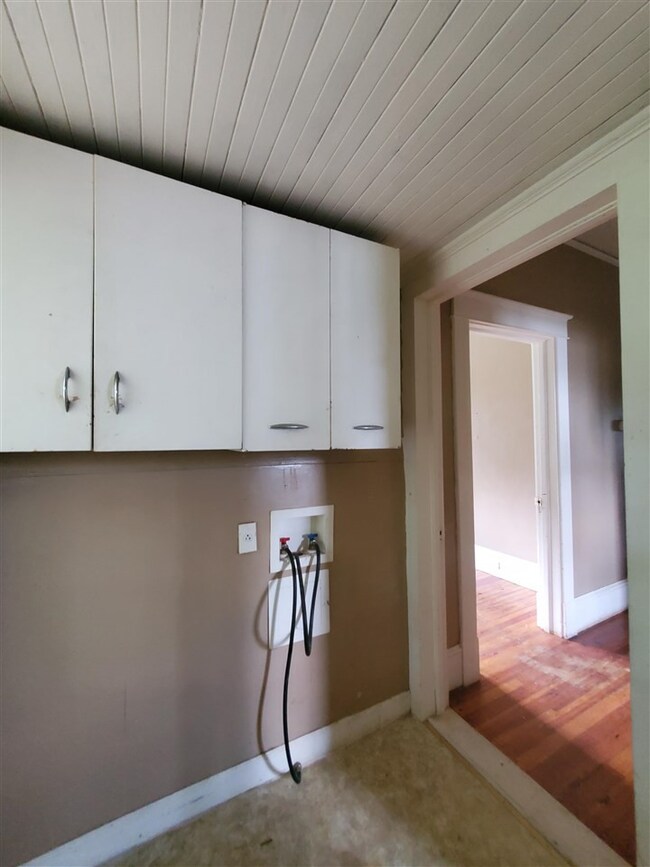 414 W 4th St, Siler City, NC 27344 - photo 6