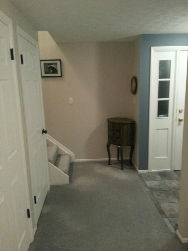 2842 Avati Dr unit C2, Columbus, OH 43207 - photo 4