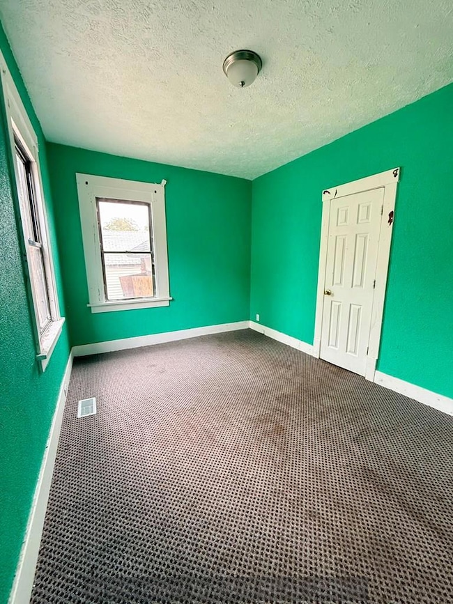 809 N Sycamore St, Grand Island, NE 68801 - photo 7