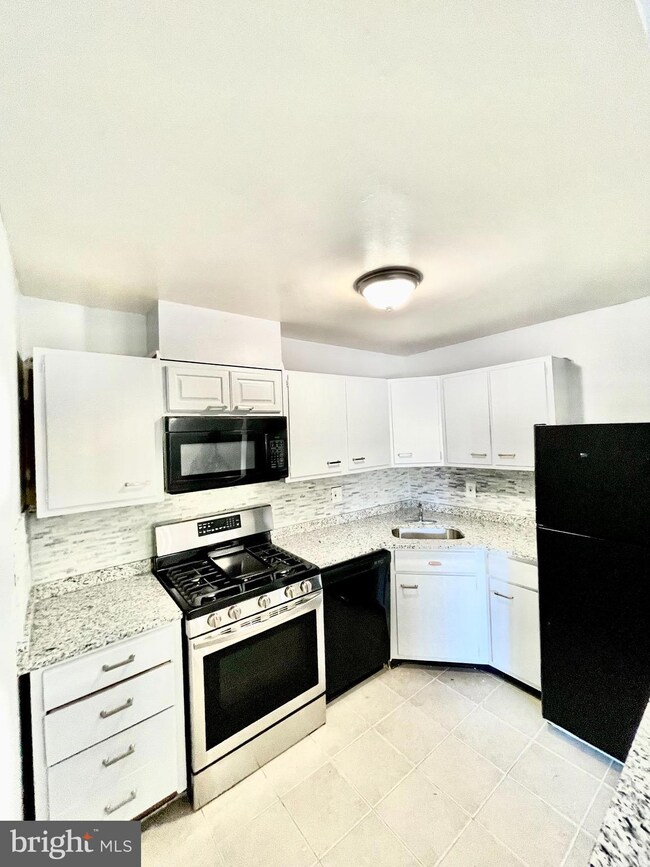 3130 Brinkley Rd unit 204, Temple Hills, MD 20748 - photo 4