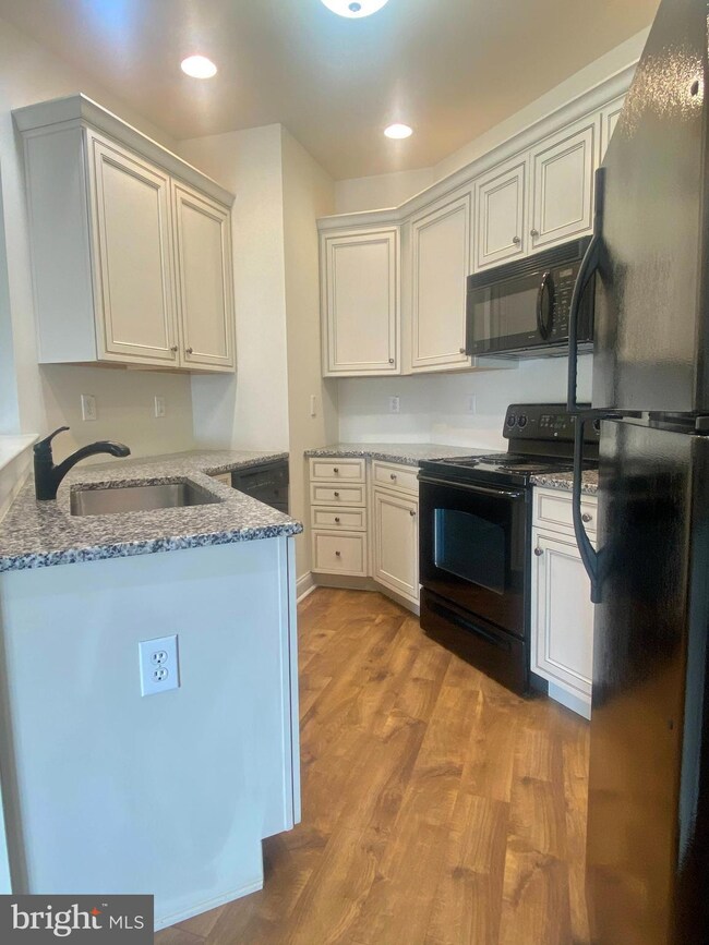 124 Bucktown Cr, Pottstown, PA 19465 - photo 7