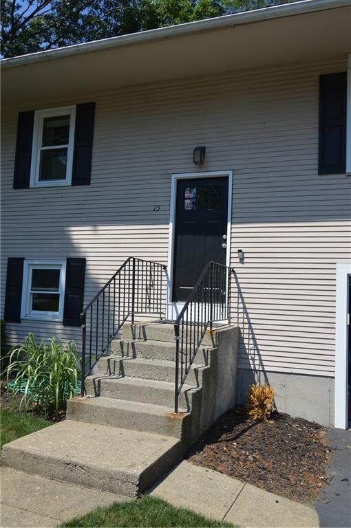 15 Wisteria Ln, Cranston, RI 02920 - photo 4
