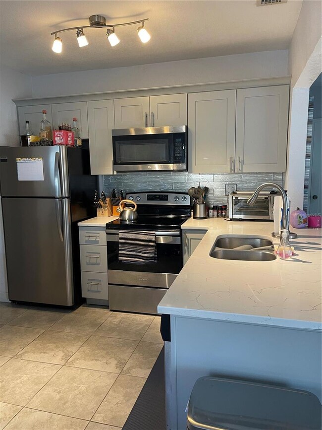 3903 W Bay Vista Ave, Tampa, FL 33611 - photo 6