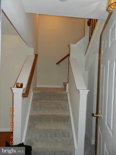 2559 Chase Wellesley Dr, Herndon, VA 20171 - photo 2