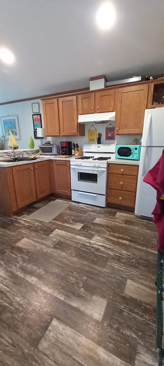 142 Garden St, Seabrook, NH 03874 - photo 5