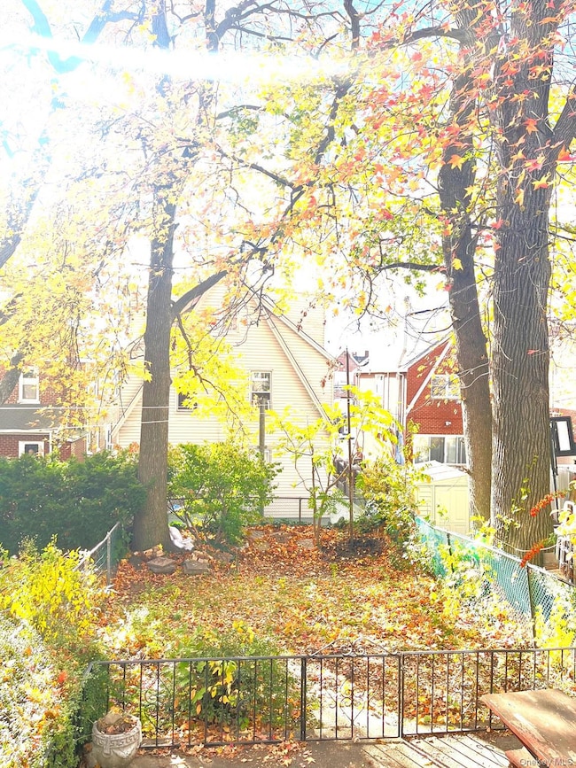 1945 Paulding Ave, Bronx, NY 10462 - photo 5