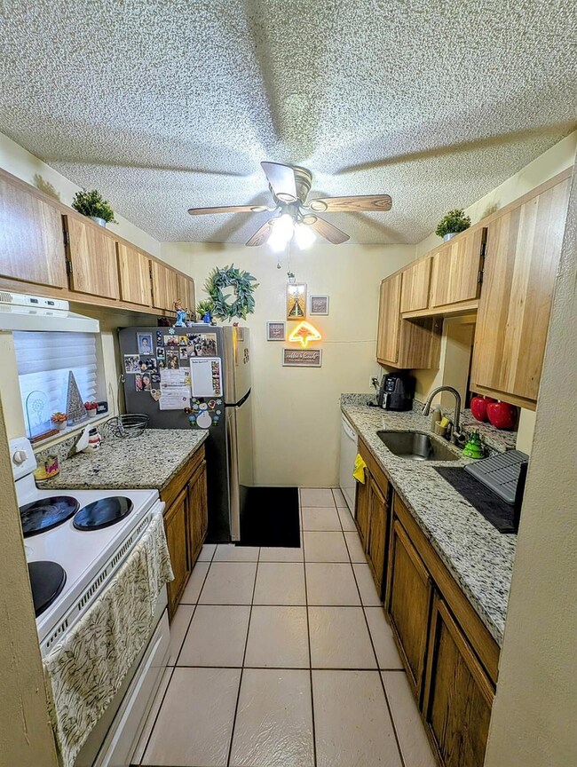 7960 NW 50th St unit 1044, Lauderhill, FL 33351 - photo 2