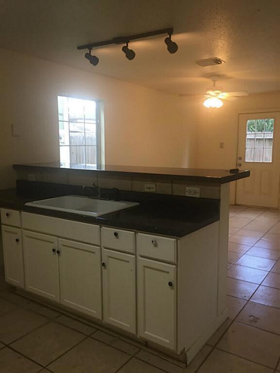 3320 Avenue O unit B, Rosenberg, TX 77471 - photo 5