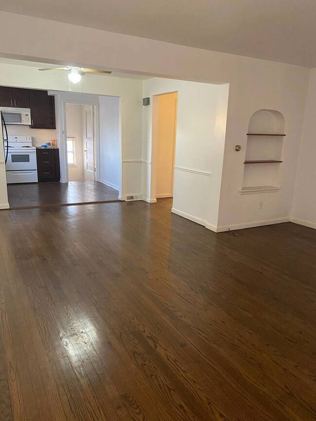 18262 Burnham Ave unit 2, Lansing, IL 60438 - photo 4