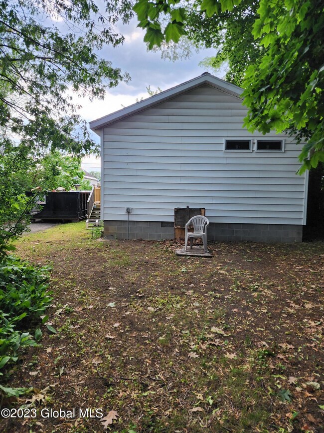 2736 Pauline Ave, Schenectady, NY 12306 - photo 4