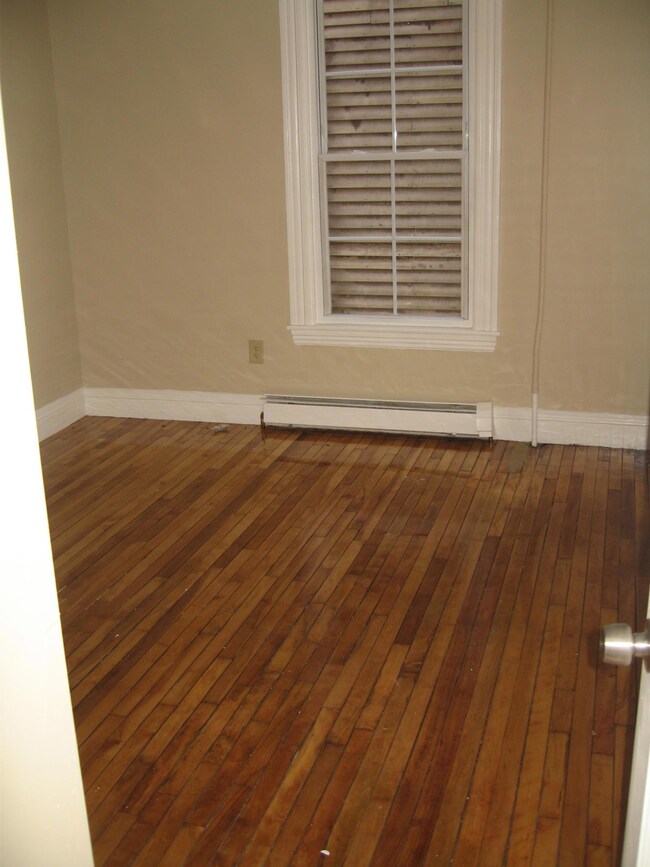 1st flr bed 2