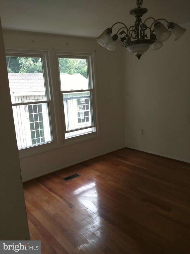 17 Briarstone Ln, Gaithersburg, MD 20877 - photo 4