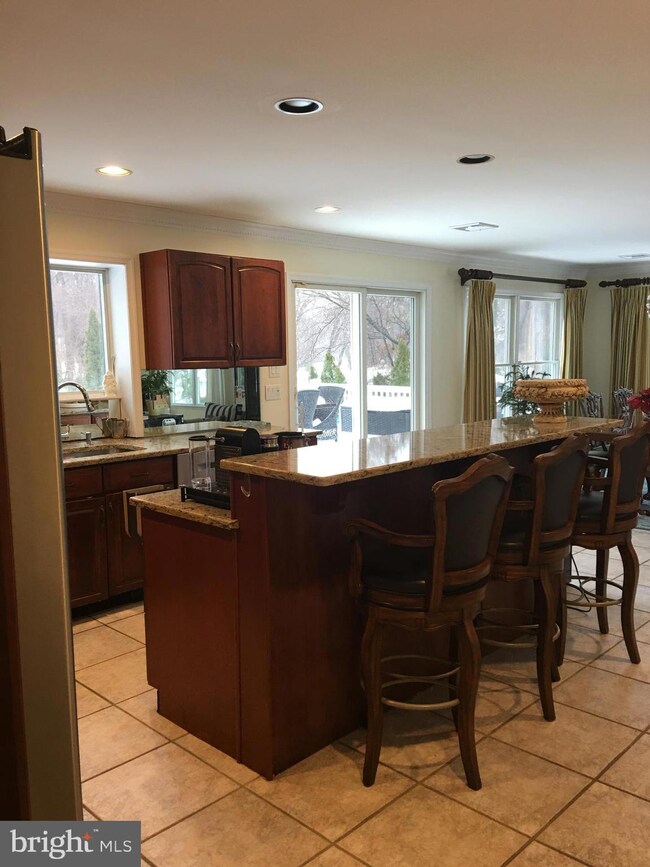 124 Taylors Mills Rd, Manalapan, NJ 07726 - photo 3