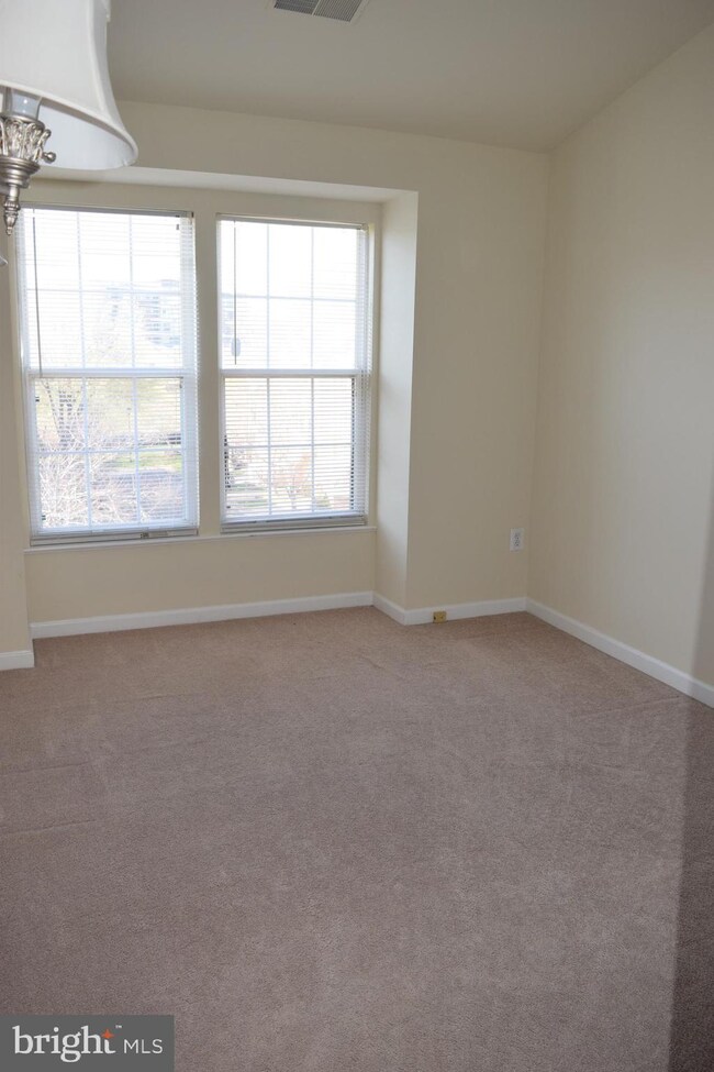 13036 Rosebay Dr, Germantown, MD 20874 - photo 7