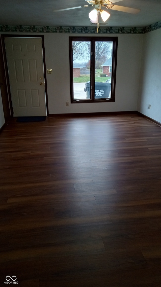 2033 Alhambra Ct unit B, Anderson, IN 46013 - photo 3