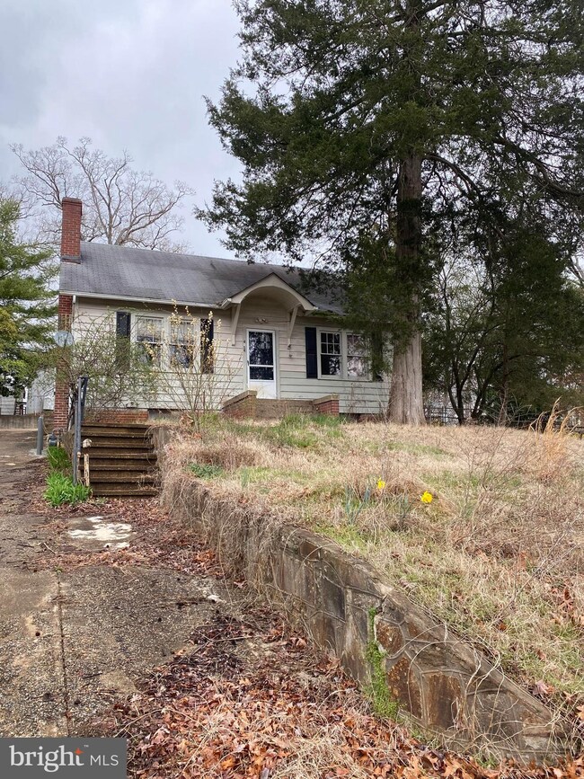 4014 Bradys Hill Rd, Triangle, VA 22172 - photo 3