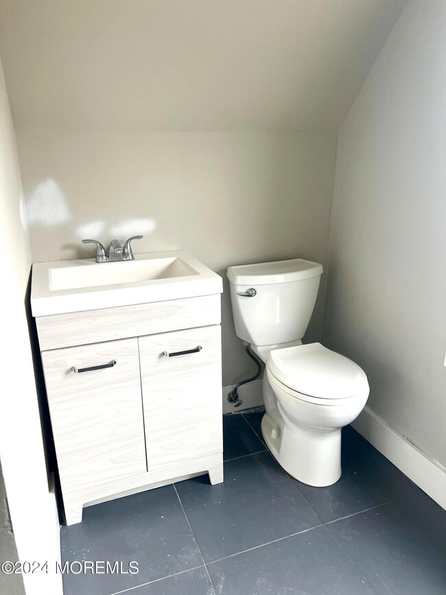 138 2nd St unit 5, Keyport, NJ 07735 - photo 2