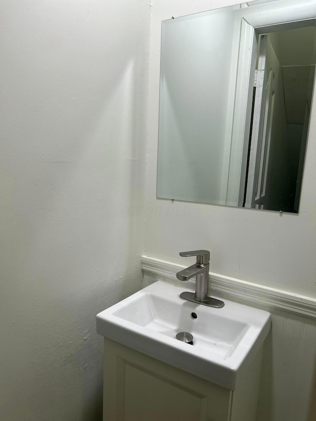 1975 Dunbar Dr unit F, Columbus, OH 43224 - photo 4