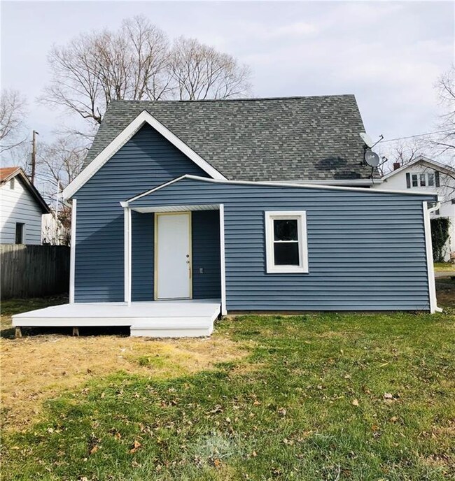 328 Johnson Ave, Franklin, IN 46131 - photo 3