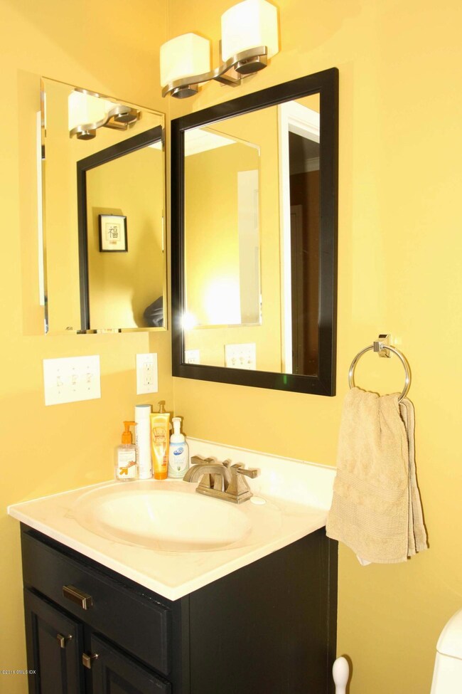 32 Highland Rd unit 13, Stamford, CT 06902 - photo 5