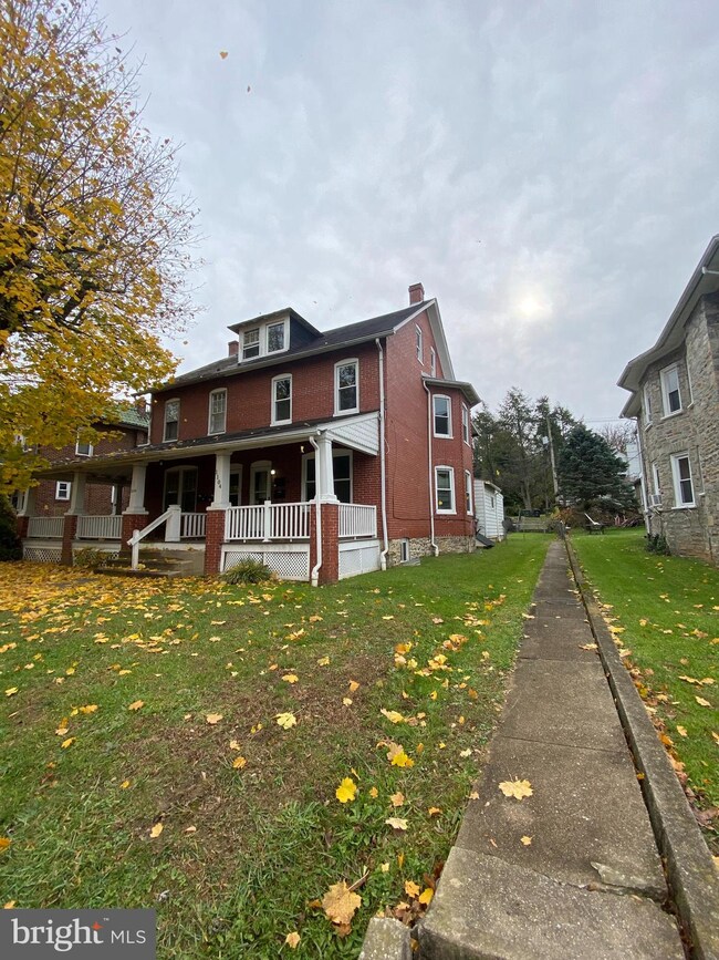 1104 Olive St, Coatesville, PA 19320 - photo 5