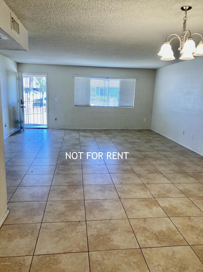 5707 W Monte Vista Rd, Phoenix, AZ 85035 - photo 2