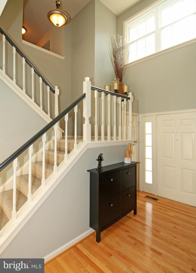 6301 Wilmington Dr, Burke, VA 22015 - photo 2