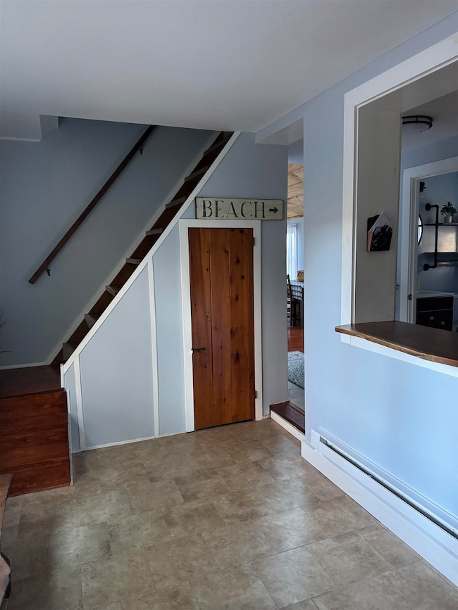 Entrance from Screen Porch Into Mudroom