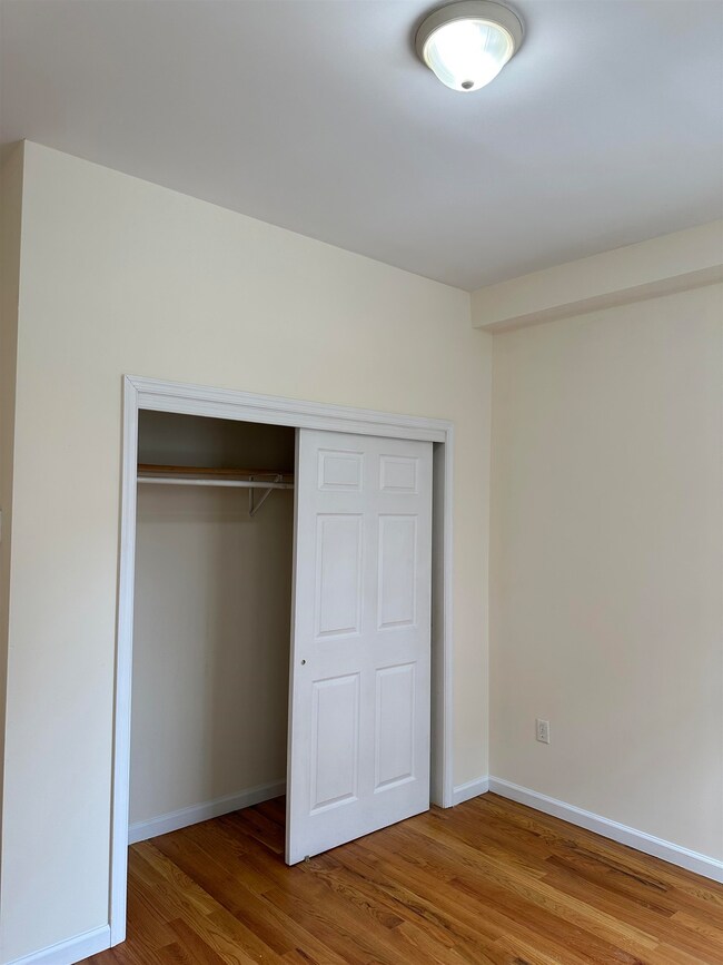 942 Willow Ave unit 4L, Hoboken, NJ 07030 - photo 4