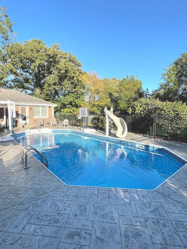 1203 Violet Ln, Batavia, IL 60510 - photo 4