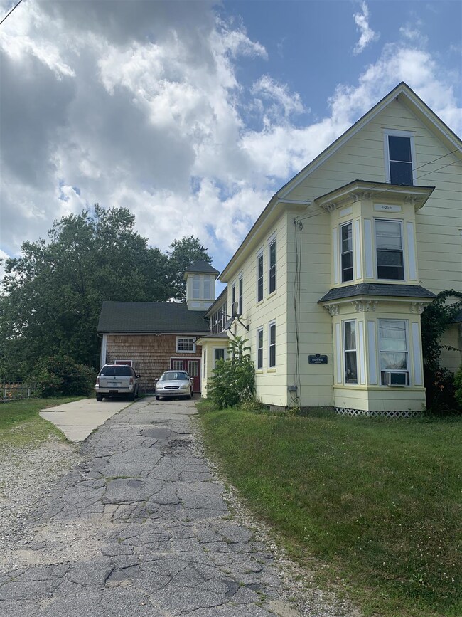 15 Crescent St, Pittsfield, NH 03263 - photo 2