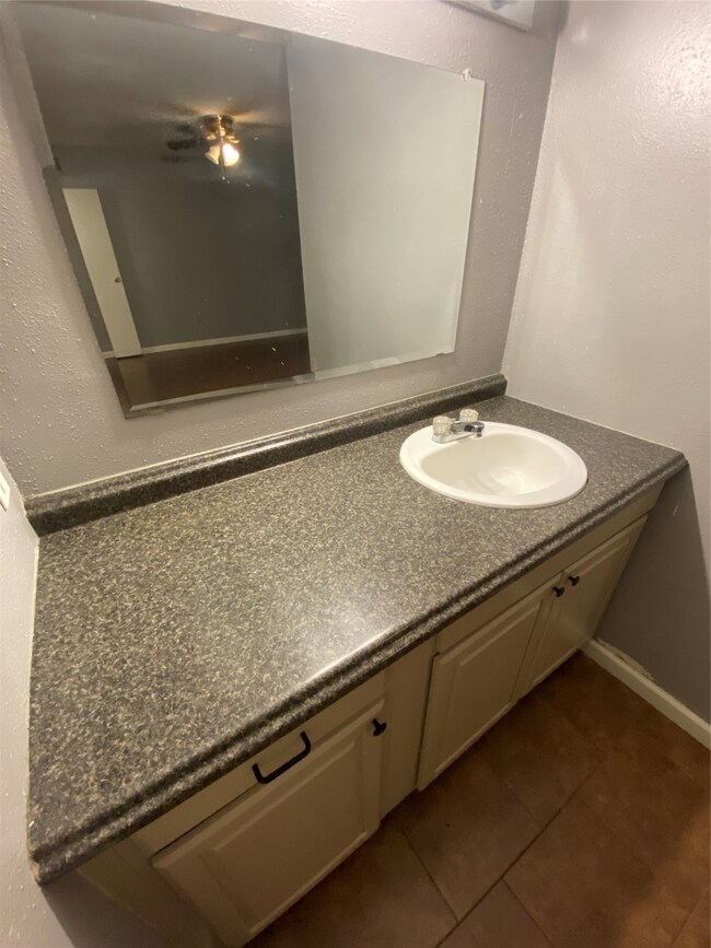7200 T C Jester Blvd unit 4203, Houston, TX 77088 - photo 4