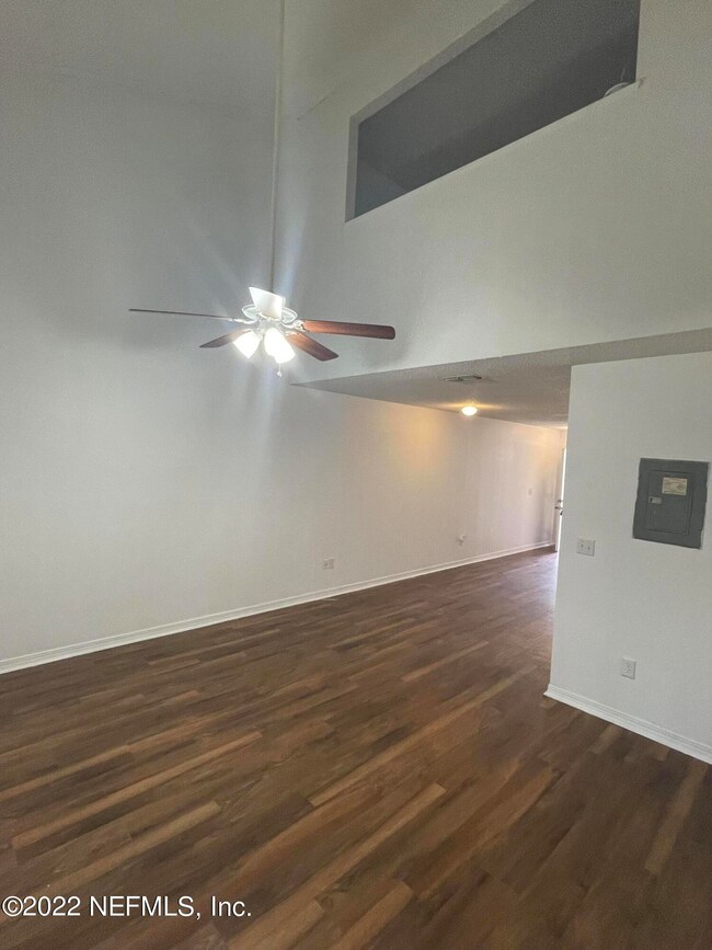 4285 Melissa Ct N, Jacksonville, FL 32210 - photo 3