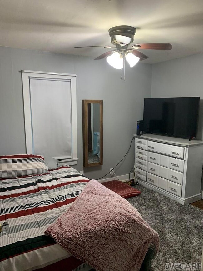 524 N Simon St, Ada, OH 45810 - photo 5