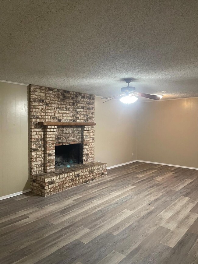 2606 Royal Ln, Granbury, TX 76049 - photo 4