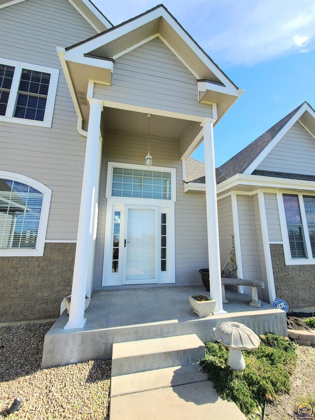 7830 SW Fairlawn Rd, Wakarusa, KS 66546 - photo 5