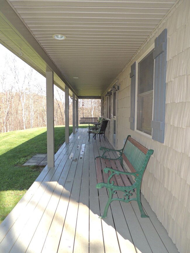 13512 Bobo Rd, Logan, OH 43138 - photo 4