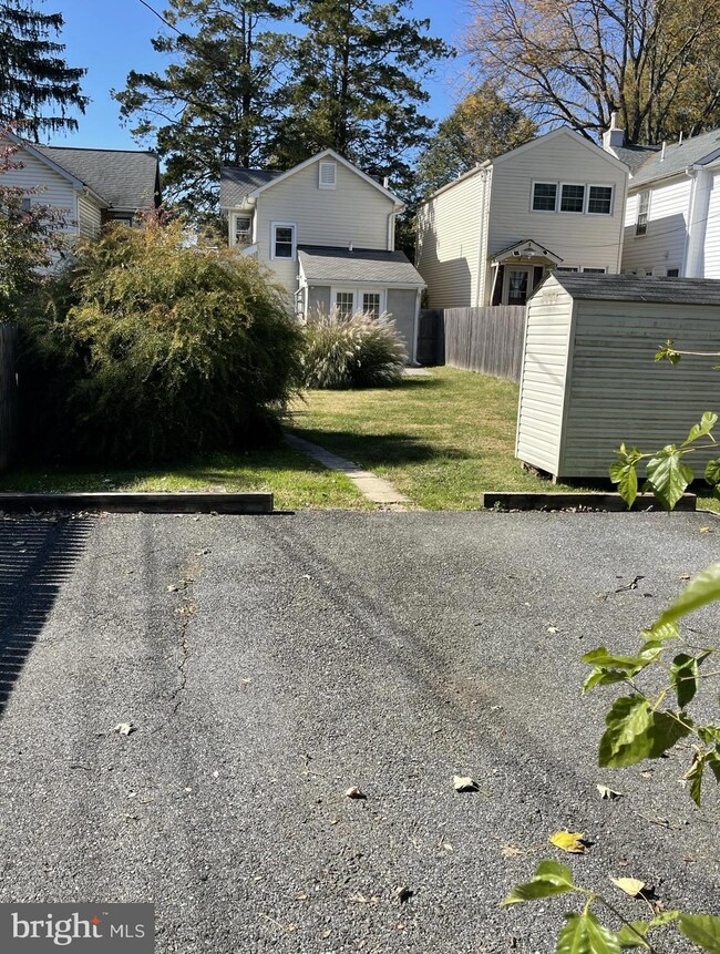 235 S Union St, Kennett Square, PA 19348 - photo 4