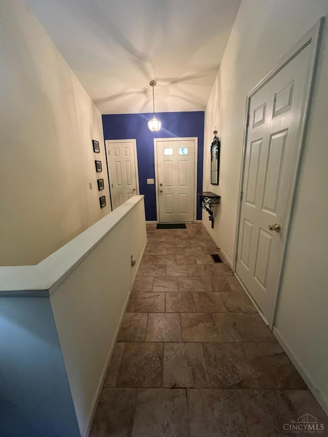 5753 Cheviot Rd unit N, Cincinnati, OH 45247 - photo 4