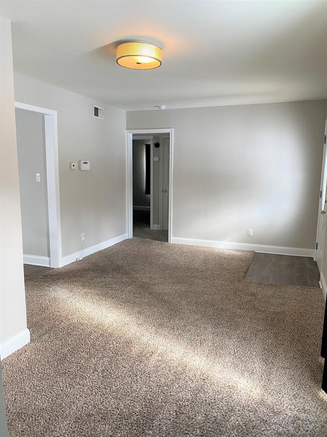 714 W Main St, Griffith, IN 46319 - photo 2