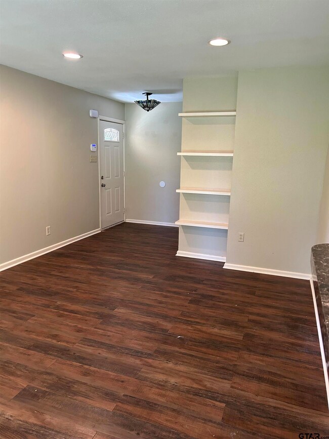 409 409 E Amherst, Tyler, TX 75701 - photo 6