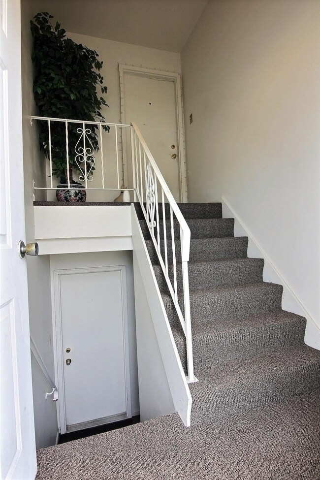 9826 Grant Place, Crown Point, IN 46307 - photo 2