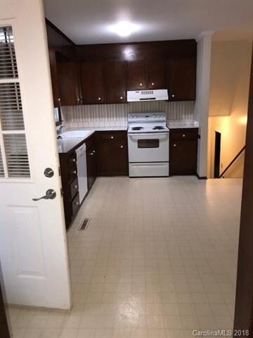 146 Kingswood Rd, Statesville, NC 28625 - photo 5