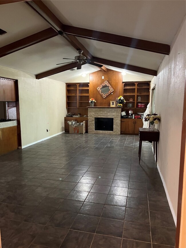 Spacious family room with fireplace
