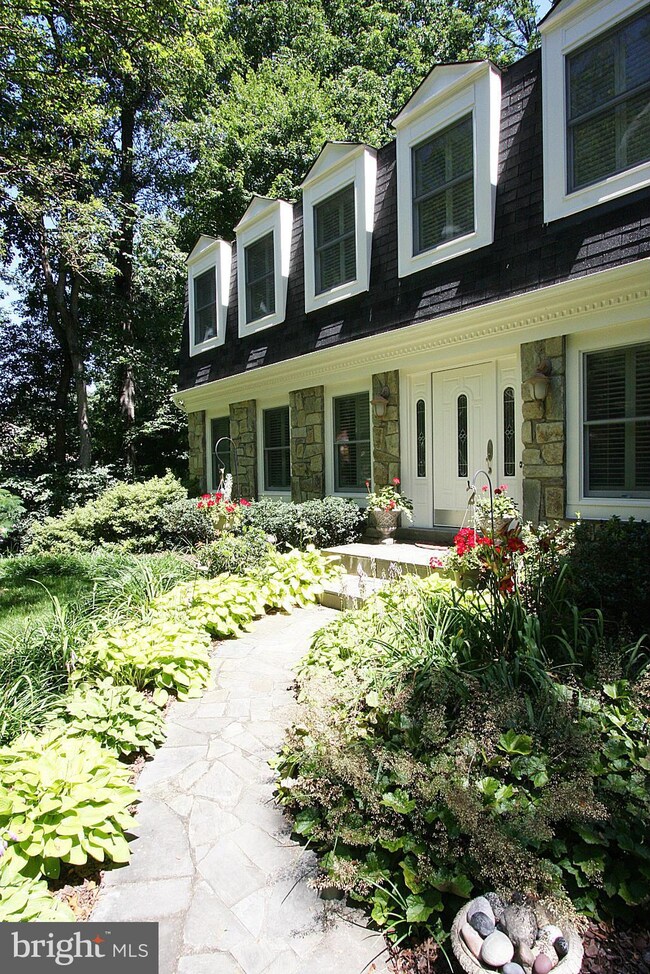 11616 Deer Forest Rd, Reston, VA 20194 - photo 7