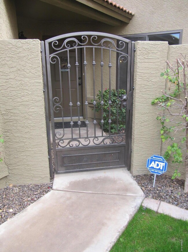 565 N Aspen Dr, Chandler, AZ 85226 - photo 3